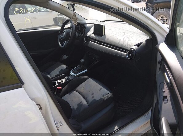 3MYDLBYV2JY330185 2018 TOYOTA YARIS IA White Սալոնի դիմացի տեսք