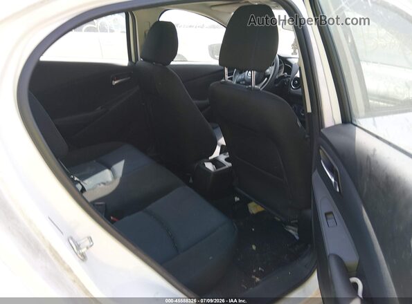 3MYDLBYV2JY330185 2018 TOYOTA YARIS IA White VIN կոդի պիտակի տեսք