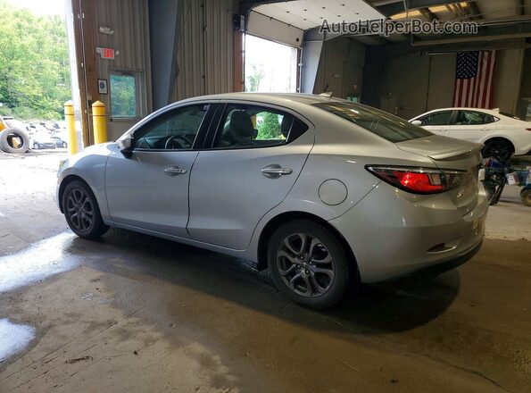 3MYDLBYV2KY504340 2019 TOYOTA YARIS Silver უკანა მარცხენა