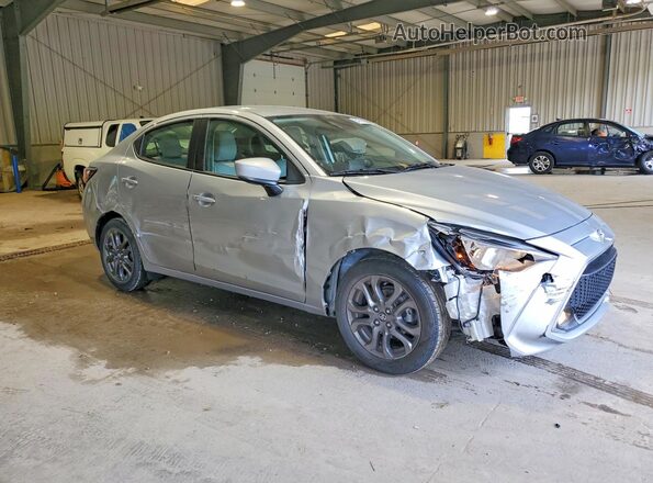 3MYDLBYV2KY504340 2019 TOYOTA YARIS Silver წინა მარჯვენა