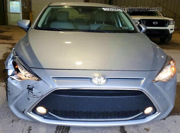 3MYDLBYV2KY504340 2019 TOYOTA YARIS Silver წინა ხედი