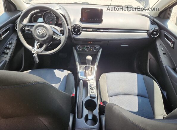 3MYDLBYV2KY516472 2019 TOYOTA YARIS Black Vista del salpicadero