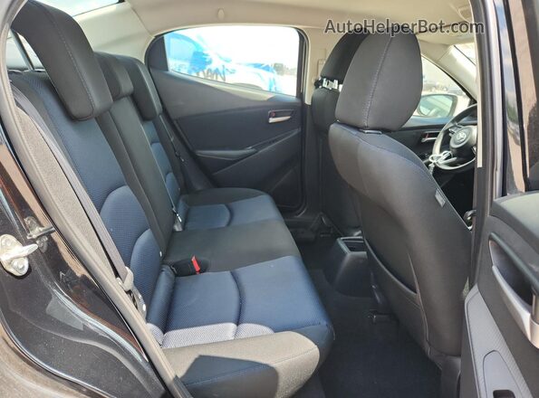 3MYDLBYV2KY516472 2019 TOYOTA YARIS Black Vista de los asientos traseros