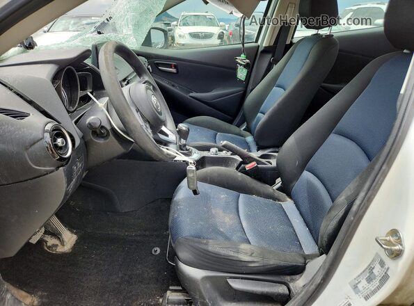 3MYDLBYV2KY518822 2019 TOYOTA YARIS White Սալոնի դիմացի տեսք