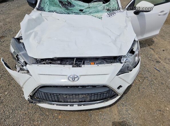 3MYDLBYV2KY518822 2019 TOYOTA YARIS White Սալոնի հետևի տեսք