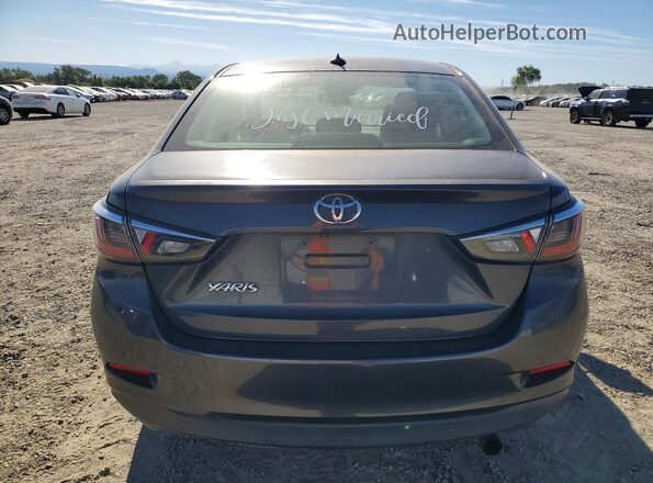 3MYDLBYV2KY525026 2019 TOYOTA YARIS Gray უკანა ხედი