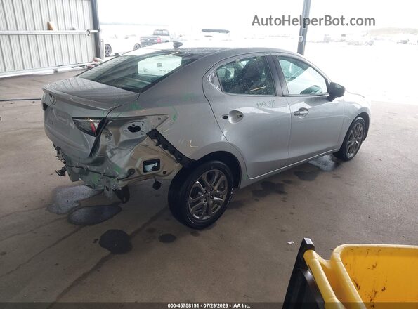3MYDLBYV2LY712073 2020 TOYOTA YARIS Silver Trasero derecho