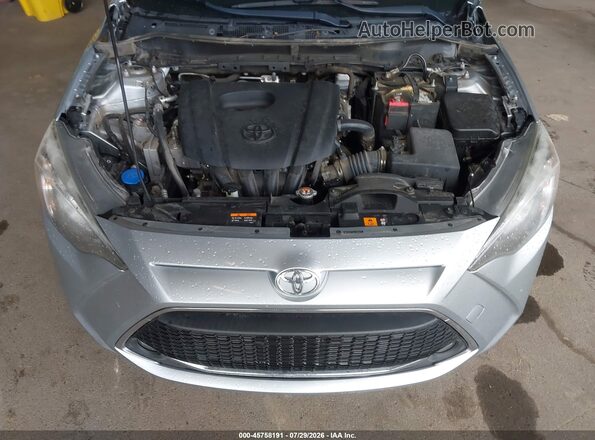 3MYDLBYV2LY712073 2020 TOYOTA YARIS Silver Vista trasera