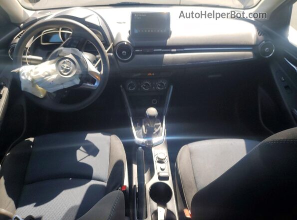 3MYDLBYV3HY155407 2017 TOYOTA YARIS Charcoal Widok deski rozdzielczej