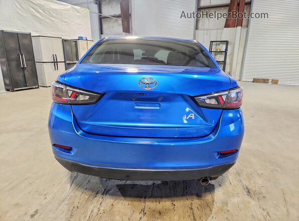 3MYDLBYV3HY157285 2017 TOYOTA YARIS Синий Вид сзади