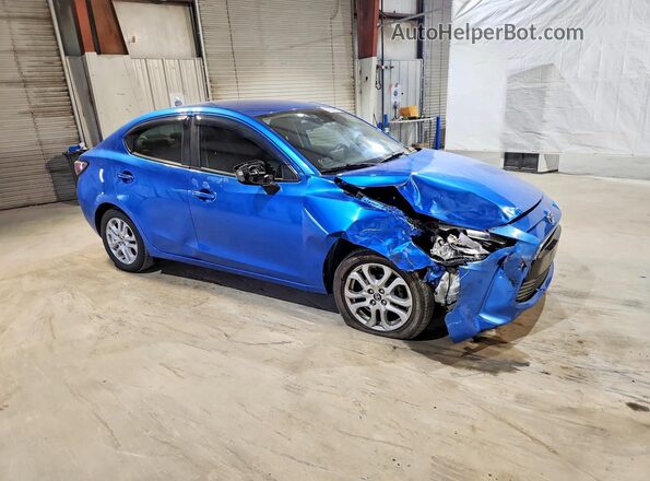 3MYDLBYV3HY157285 2017 TOYOTA YARIS Синий Передняя правая четверть