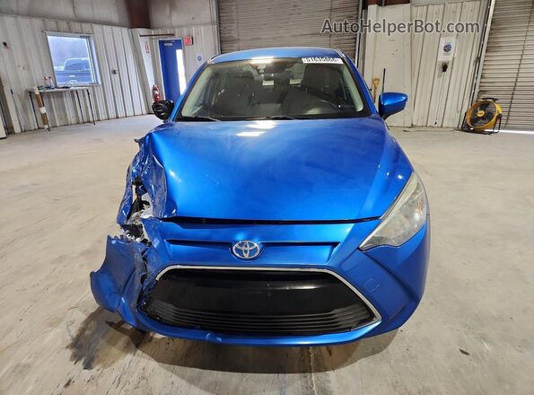 3MYDLBYV3HY157285 2017 TOYOTA YARIS Синий Вид спереди