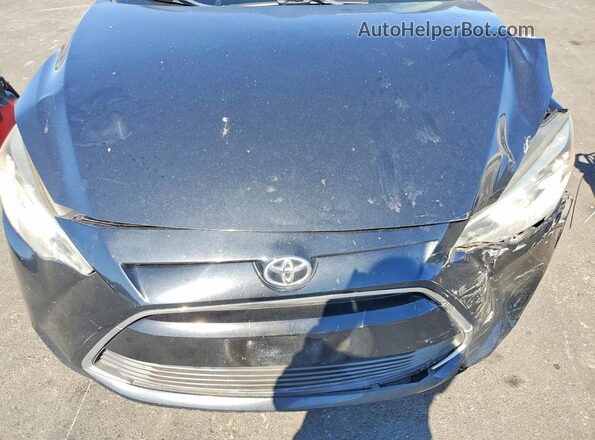 3MYDLBYV3HY158047 2017 TOYOTA YARIS Black Вид задньої частини салону