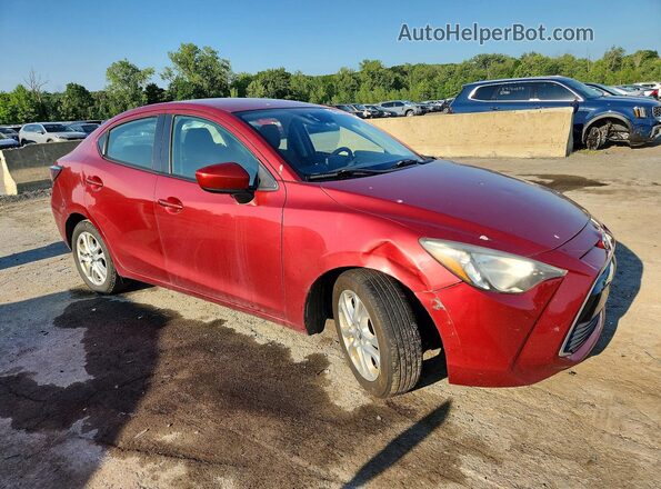3MYDLBYV3HY182025 2017 TOYOTA YARIS Red Front right
