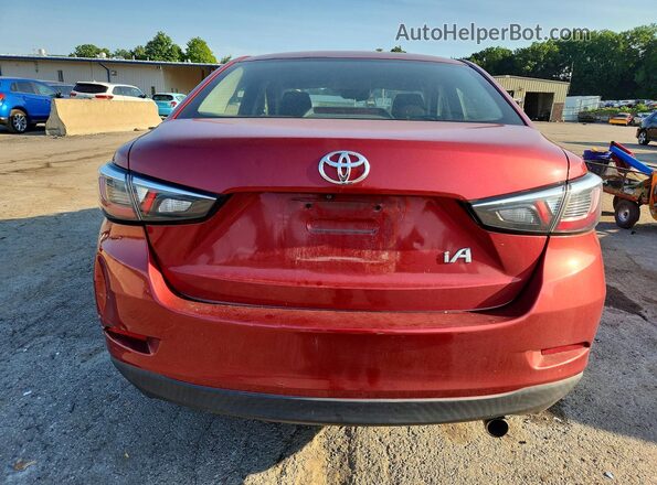 3MYDLBYV3HY182025 2017 TOYOTA YARIS Red Rear view