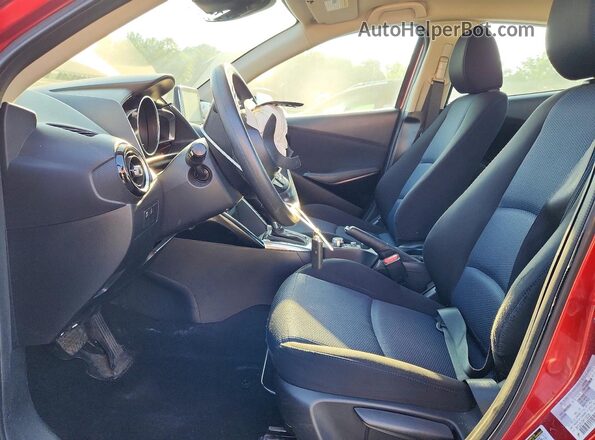 3MYDLBYV3HY182025 2017 TOYOTA YARIS Red Front interior view