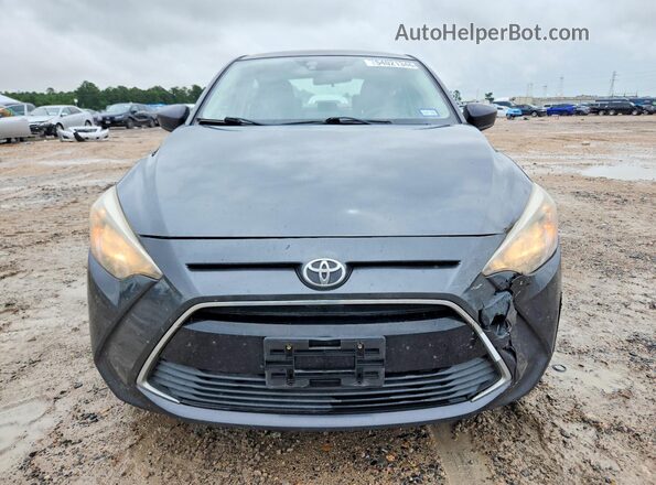 3MYDLBYV3HY191369 2017 TOYOTA YARIS Gray Դիմացի տեսք