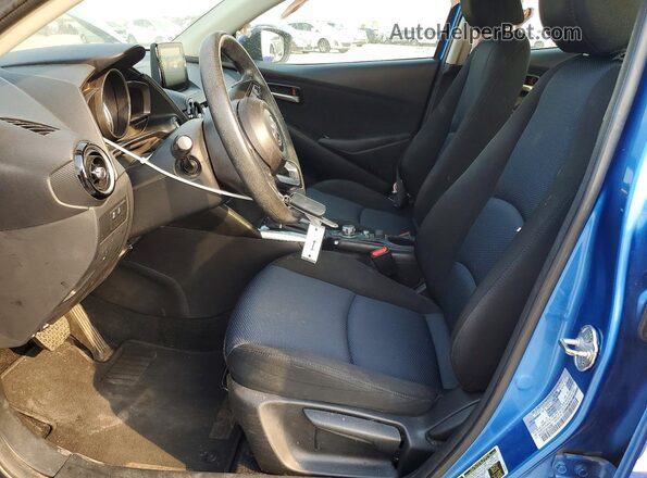 3MYDLBYV3KY503651 2019 TOYOTA YARIS Blue Front interior view