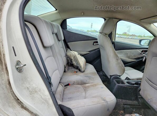 3MYDLBYV3KY509224 2019 TOYOTA YARIS Белый Вид задних сидений