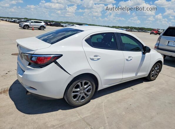 3MYDLBYV3LY717170 2020 TOYOTA YARIS White Trasero derecho