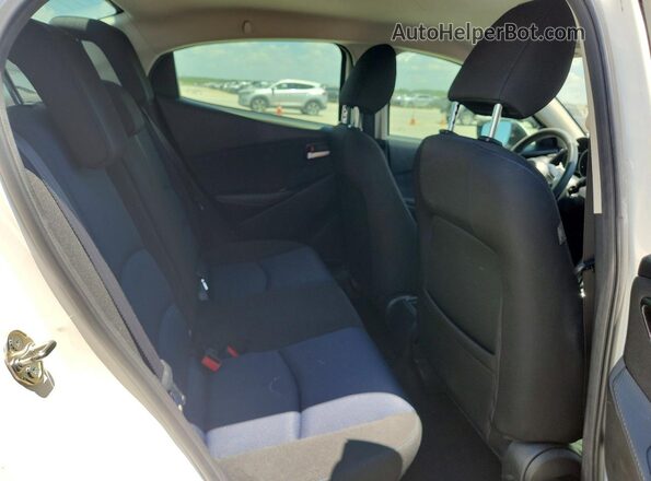 3MYDLBYV3LY717170 2020 TOYOTA YARIS White Vista de los asientos traseros