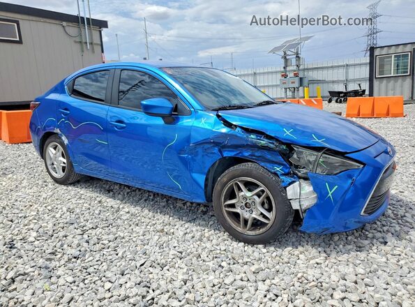3MYDLBYV4HY173642 2017 TOYOTA YARIS Blue Передня права чверть