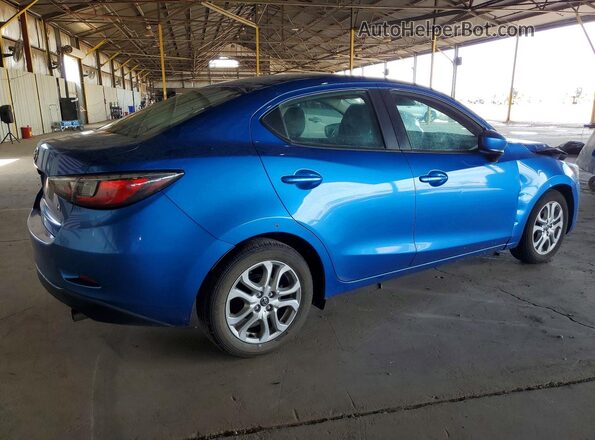 3MYDLBYV4HY182308 2017 TOYOTA YARIS Blue Trasero derecho