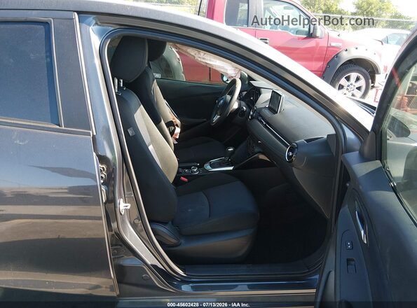 3MYDLBYV4JY310911 2018 TOYOTA YARIS IA Серый Вид салона спереди