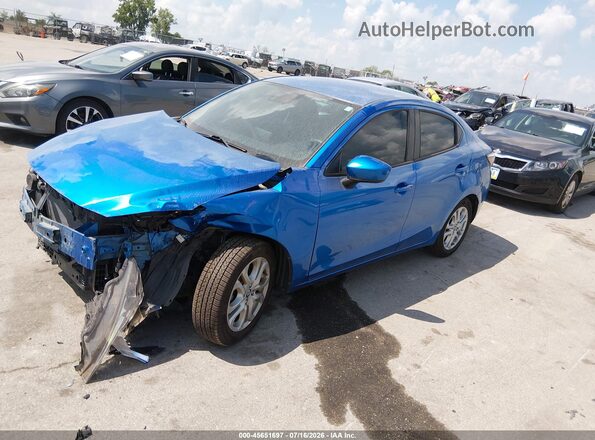 3MYDLBYV4JY311234 2018 TOYOTA YARIS IA Синий Передняя левая четверть
