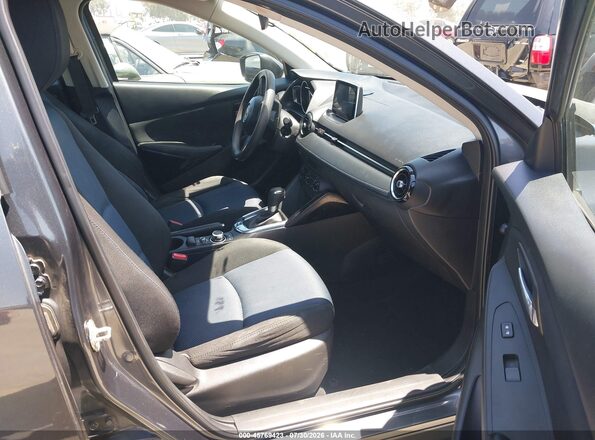 3MYDLBYV4JY311749 2018 TOYOTA YARIS IA Gray Widok wnętrza z przodu