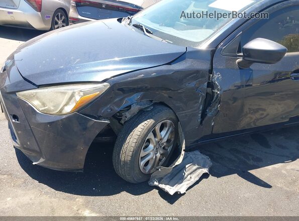 3MYDLBYV4JY322783 2018 TOYOTA YARIS IA Blue Front view