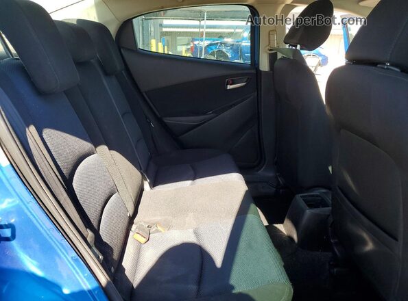 3MYDLBYV4KY502525 2019 TOYOTA YARIS Blue უკანა სავარძლების ხედი