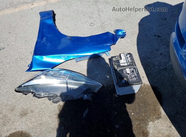 3MYDLBYV4KY502525 2019 TOYOTA YARIS Blue ძრავის განყოფილების ხედი