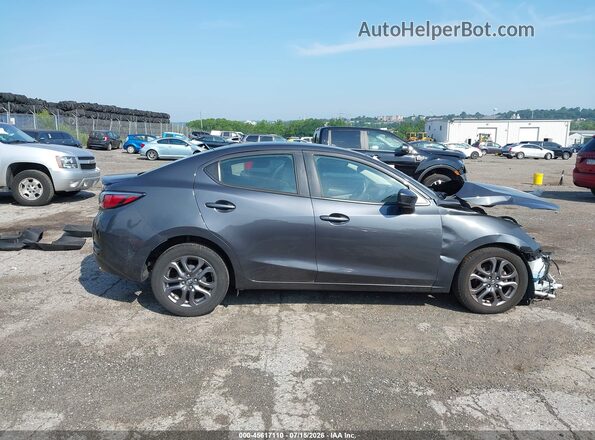 3MYDLBYV4KY513198 2019 TOYOTA YARIS Gray Widok wnętrza z tyłu