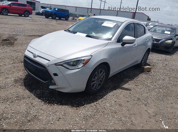 3MYDLBYV4KY515520 2019 TOYOTA YARIS Серый Передняя левая четверть