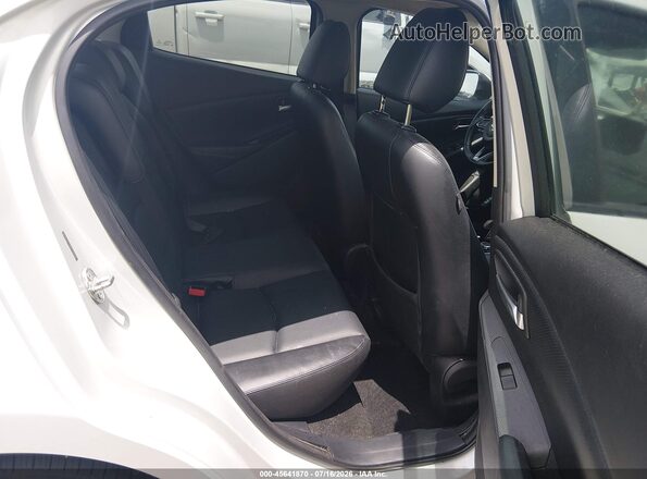3MYDLBYV4KY515520 2019 TOYOTA YARIS Серый Вид наклейки с VIN-кодом