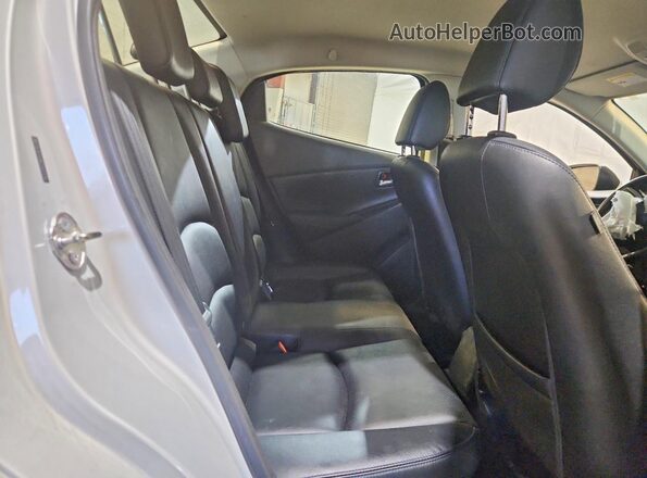 3MYDLBYV4KY517770 2019 TOYOTA YARIS Silver Rear seats view