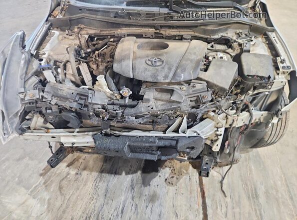 3MYDLBYV4KY517770 2019 TOYOTA YARIS Silver Rear interior view