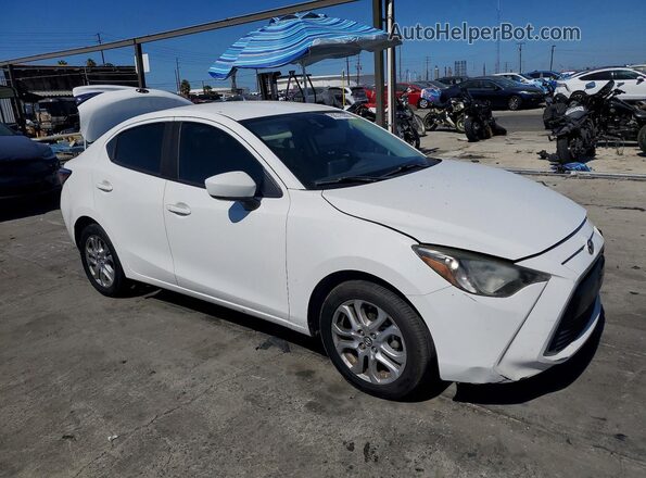 3MYDLBYV5HY148183 2017 TOYOTA YARIS White Front right