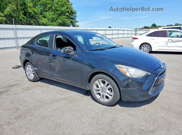 3MYDLBYV5HY163492 2017 TOYOTA YARIS Black Front right