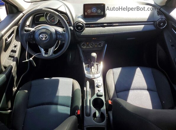 3MYDLBYV5HY163492 2017 TOYOTA YARIS Black Dashboard view