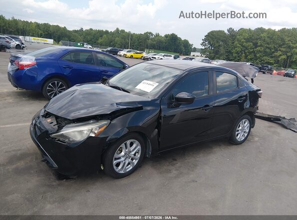 3MYDLBYV5JY308679 2018 TOYOTA YARIS IA Black წინა მარცხენა ხედი სამი მეოთხედიდან