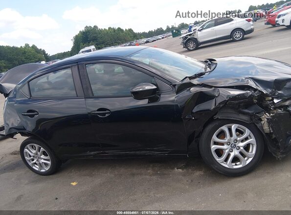 3MYDLBYV5JY308679 2018 TOYOTA YARIS IA Black სალონის 360-გრადუსიანი ხედი