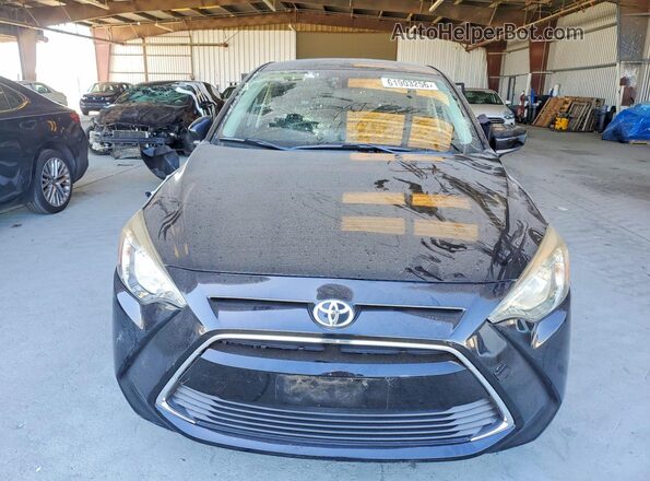 3MYDLBYV5JY323229 2018 TOYOTA YARIS Black Front view