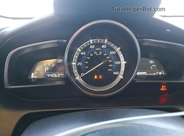 3MYDLBYV5JY323229 2018 TOYOTA YARIS Black Instrument cluster view