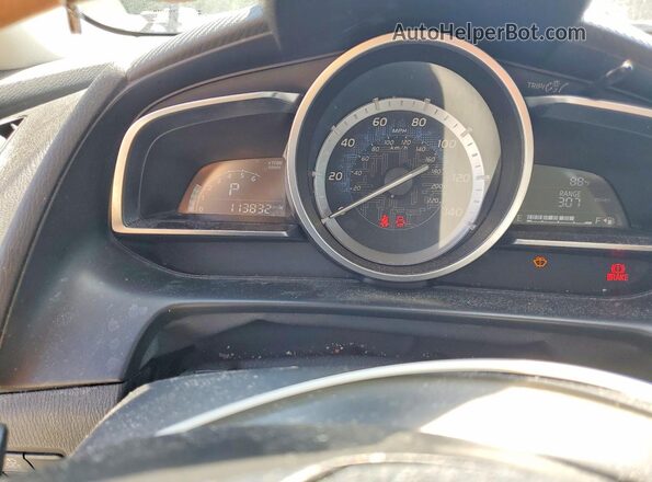 3MYDLBYV5JY325885 2018 TOYOTA YARIS Silver Widok zestawu wskaźników