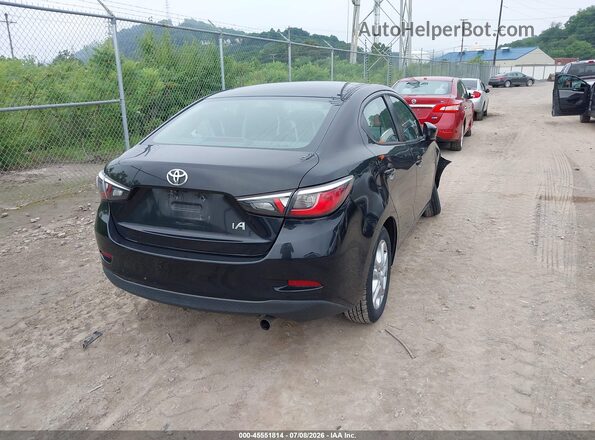 3MYDLBYV5JY326874 2018 TOYOTA YARIS IA Черный Задняя правая четверть