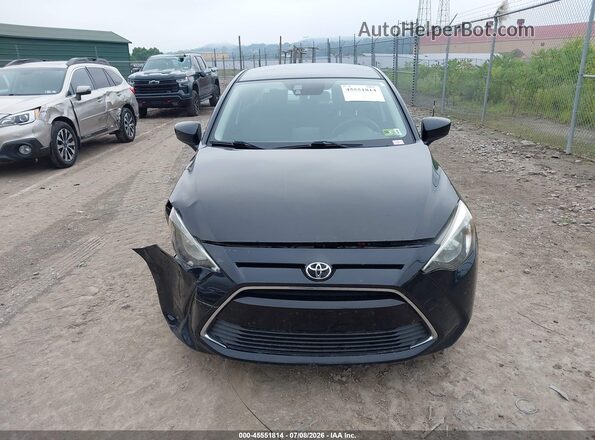 3MYDLBYV5JY326874 2018 TOYOTA YARIS IA Черный Вид щитка приборов