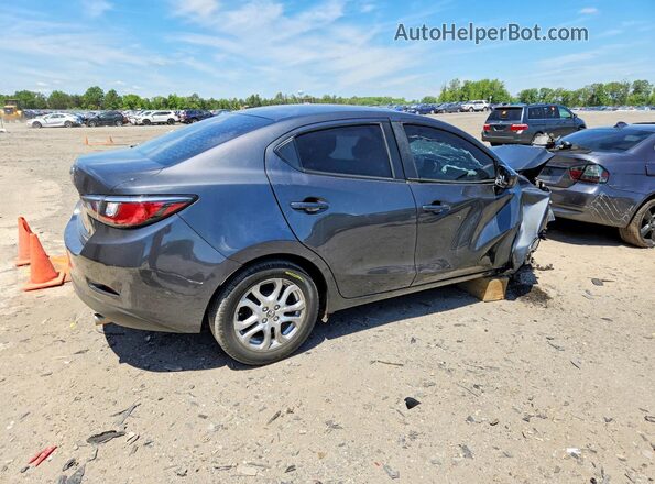 3MYDLBYV5JY333842 2018 TOYOTA YARIS Gray Tył prawy
