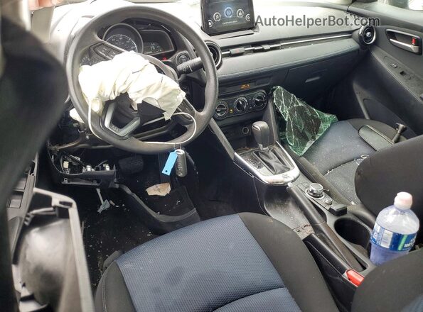 3MYDLBYV5KY500850 2019 TOYOTA YARIS White Vista del salpicadero
